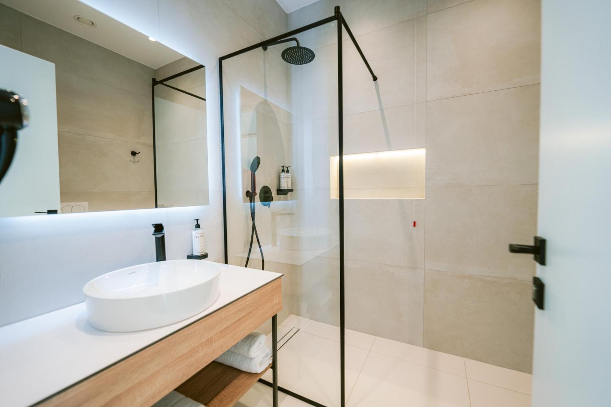 Tribute Hotel Shkoder Ngoại thất bức ảnh