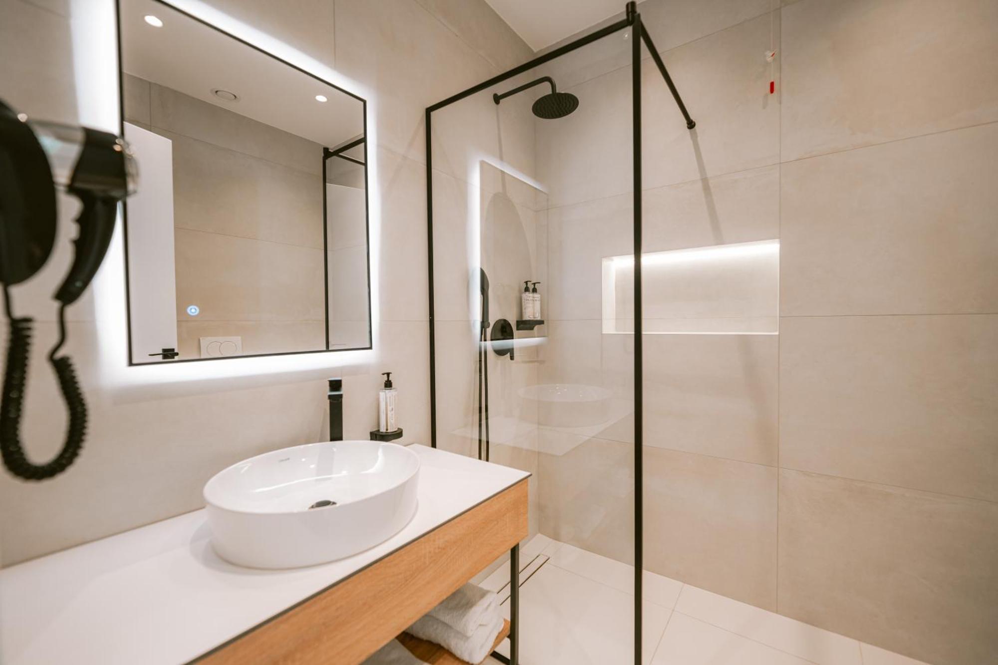 Tribute Hotel Shkoder Ngoại thất bức ảnh